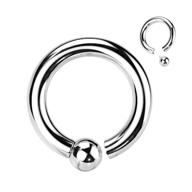 Suuri captive bead -titaanirengas