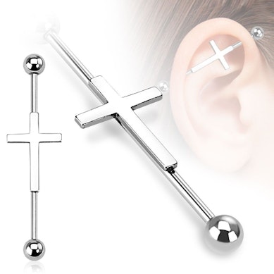 Industrial barbell ristillä
