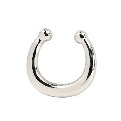 Fake septum koru klassisella designilla