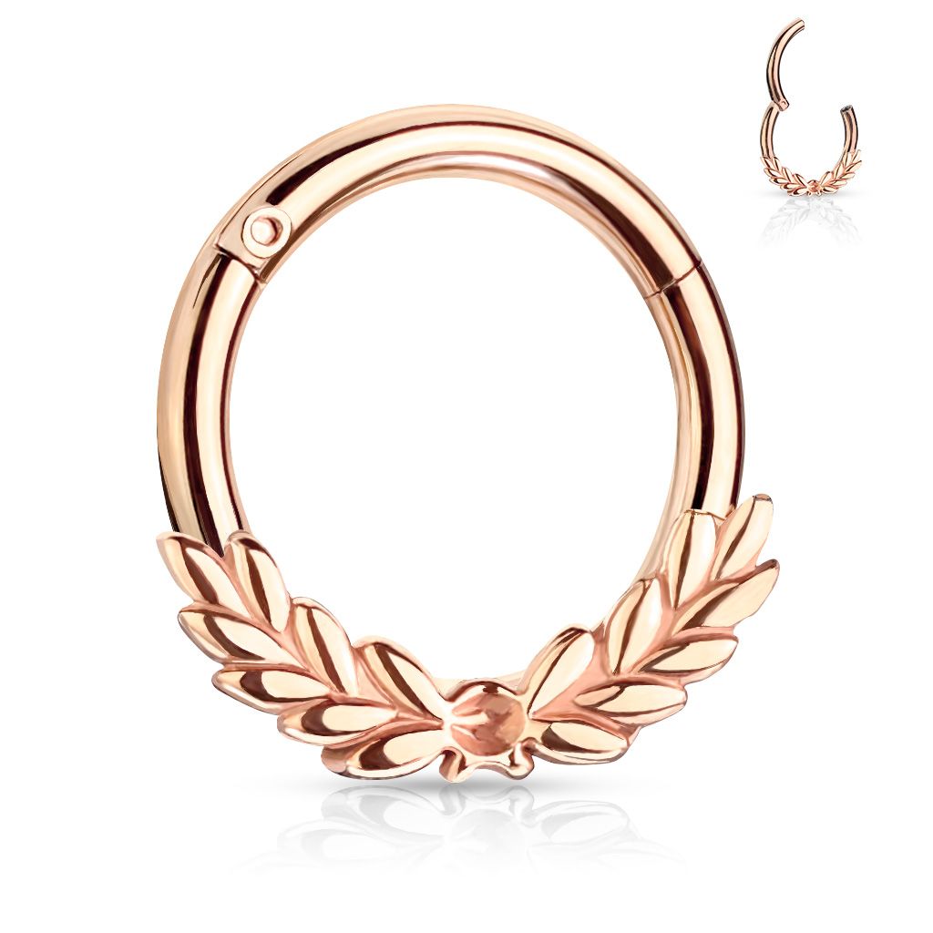 Hinged ring with wreath