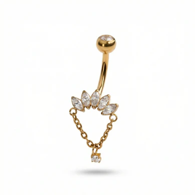 Titaaninen naparengas markiisikivillä ja ketjuriipuksella