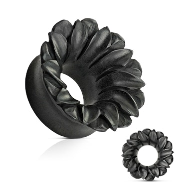 Musta kukkatunneli orgaanisesta puusta