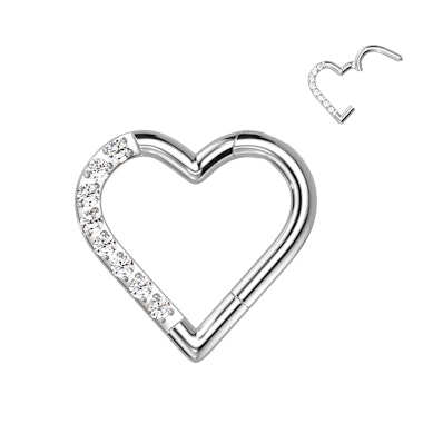 Saranallinen titaanirengas – CZ-koristeltu sydän