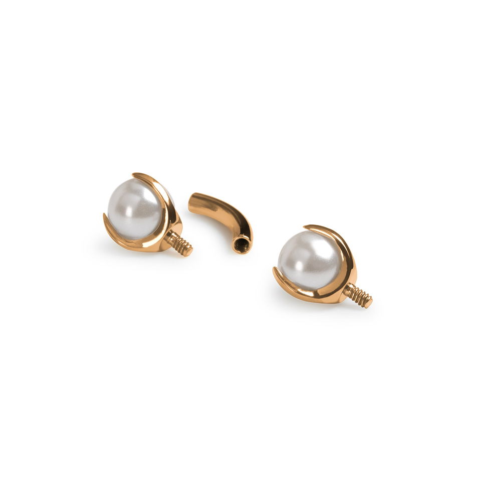 Titaaninen bananabelli helmillä