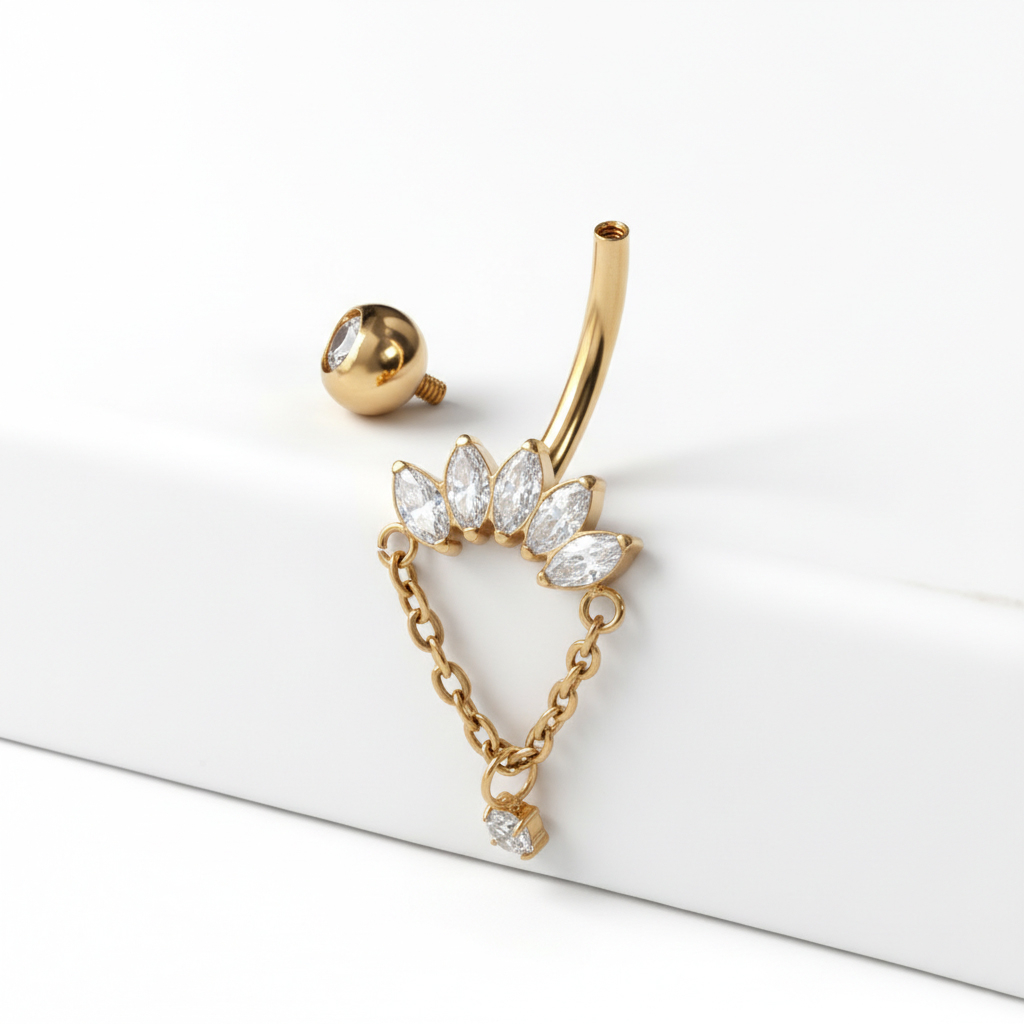 Titaaninen naparengas markiisikivillä ja ketjuriipuksella