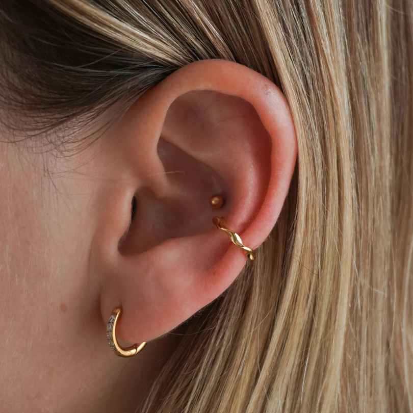 Minimalistinen kierretty earcuff