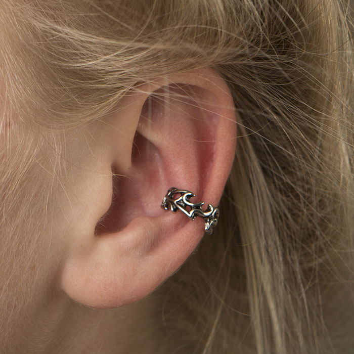 Ear cuff antiikkisella designilla
