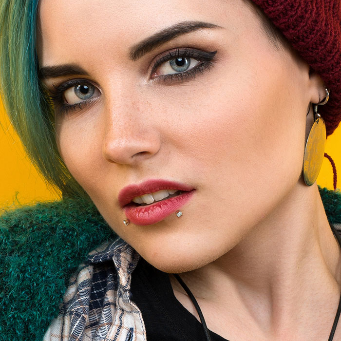 PTFE-labret 14k kultaisella korukivipallolla