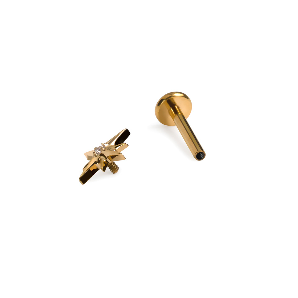 Titaaninen tähtilabret keskikivellä