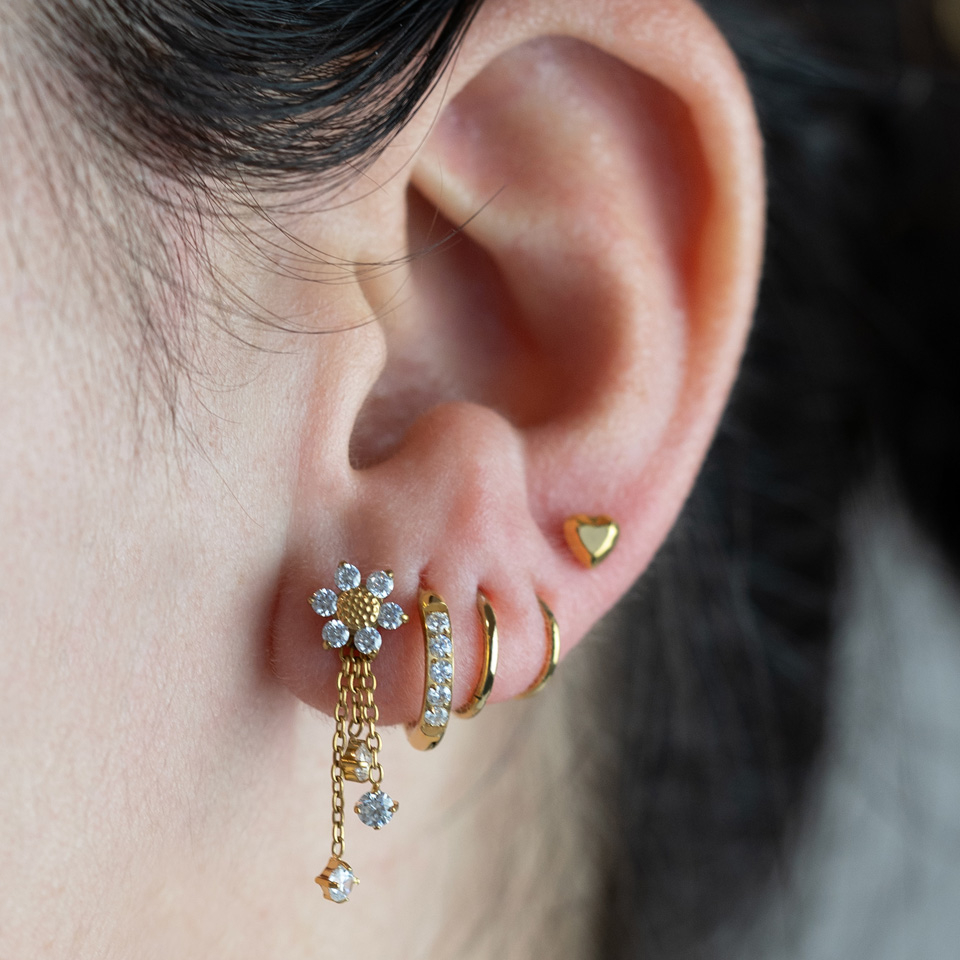 Titaaninen labret monisärmäisellä sydämellä