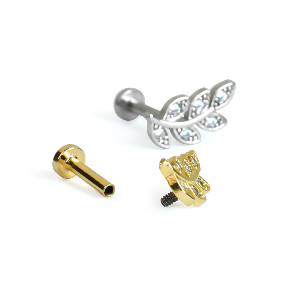 Sisäkierteinen labret lehtikoristeella