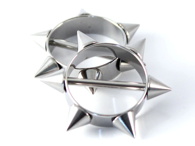 Nännikoru shield piikeillä