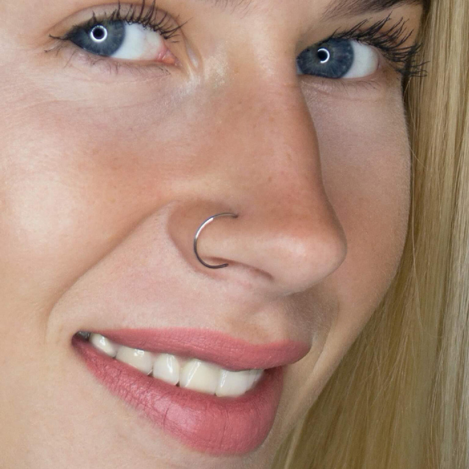 Pieni nenärengas vapaavalintaisella värillä