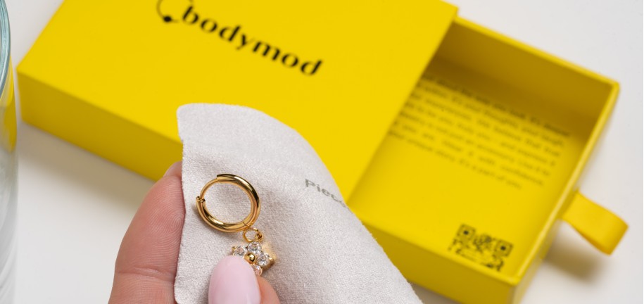 Puhdista Lävistyskorut